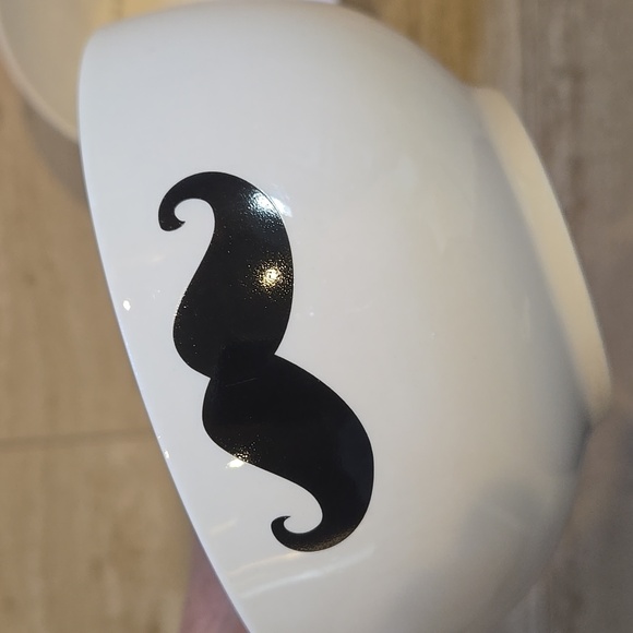 Oleg Cassini Set of Two "Kiss and Tell" Bowls - Picture 8 of 8